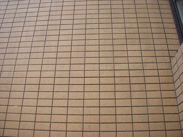 外墙瓷砖填缝全攻略 从选材到施工，解决黑、灰、白各类砖缝问题